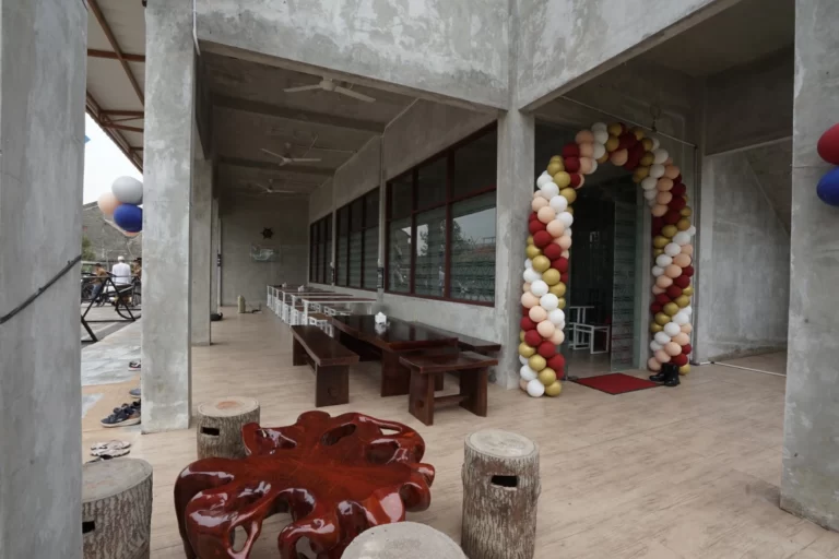 Cafe dan resto Teman Nongkrong